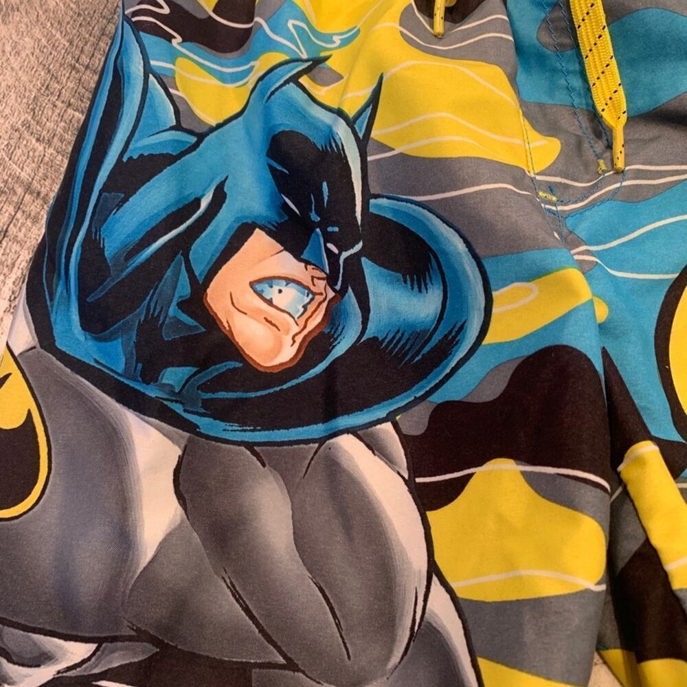 DC COMICS Boy’s Batman Board Shorts / Size: 4-5 - Picture 2 of 8